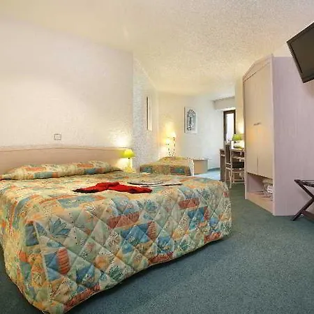 Hotel De Genève , Faverges-seythenex 74210, Haute Savoie