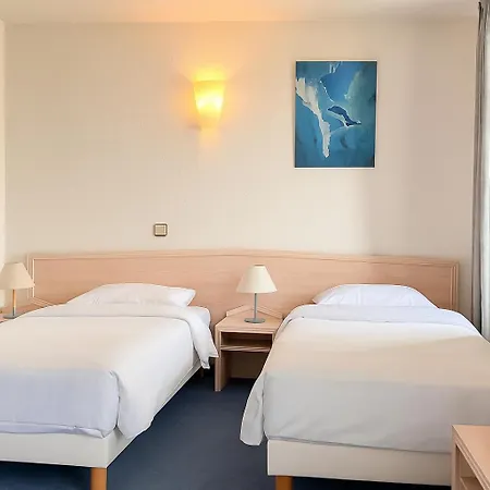 Hotel De Geneve Et Restaurant , Faverges-seythenex 2*