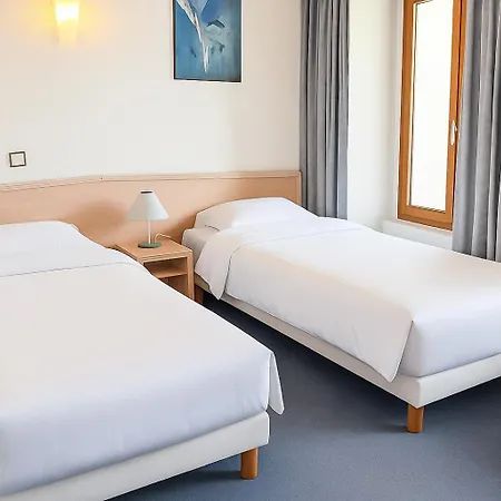 Hotel De Geneve Et Restaurant , Faverges-seythenex